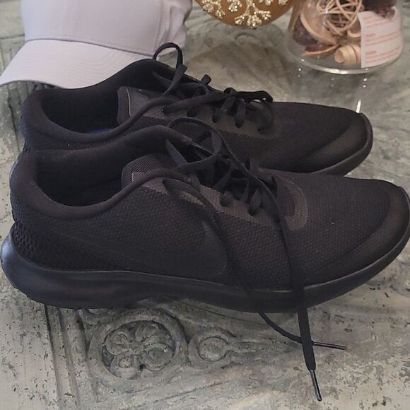 Nike FLEX TRAINERS BLACK ON BLACK 9 - Picture 4 of 9